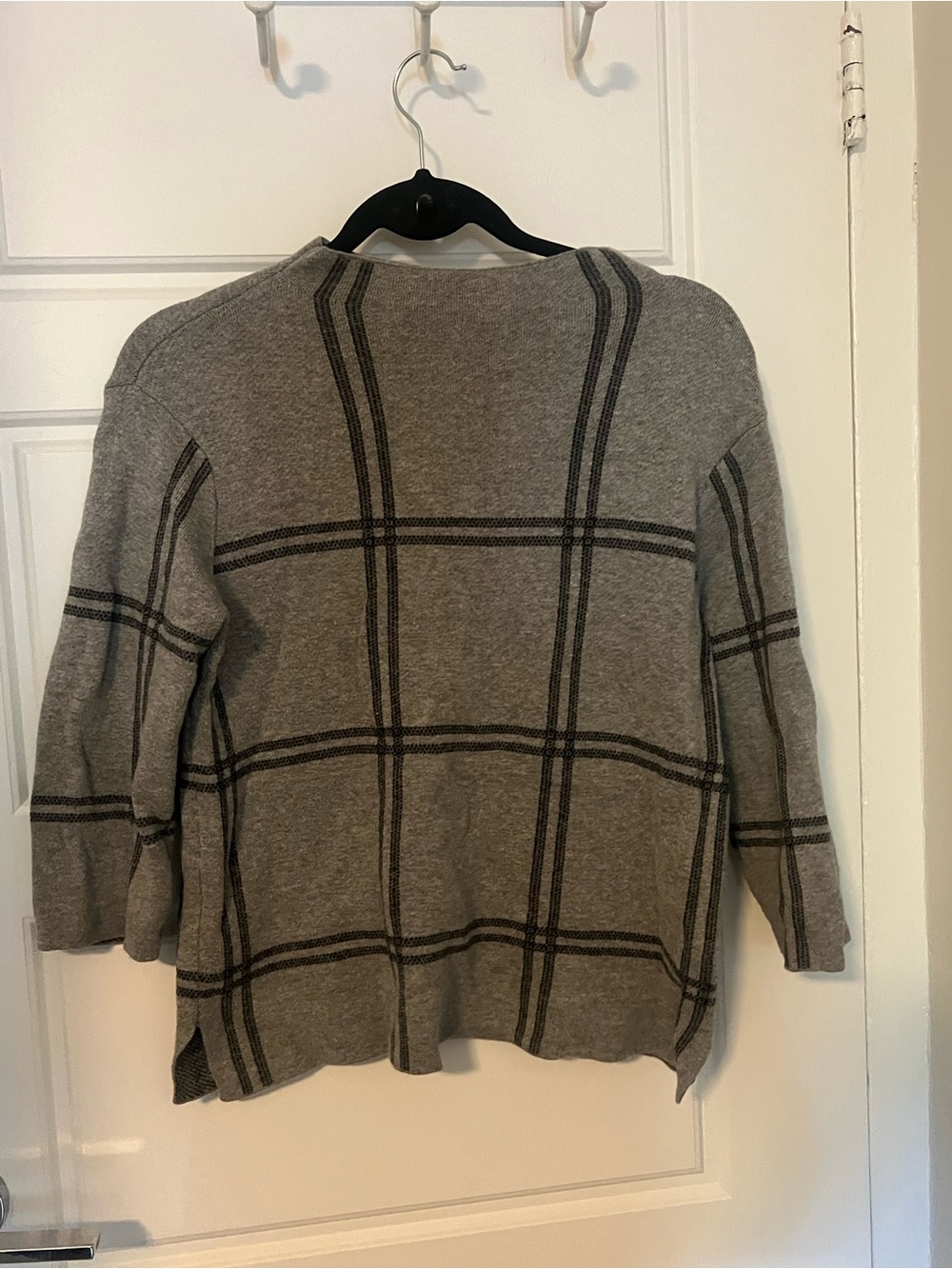 Gray Plaid Women’s Sweater